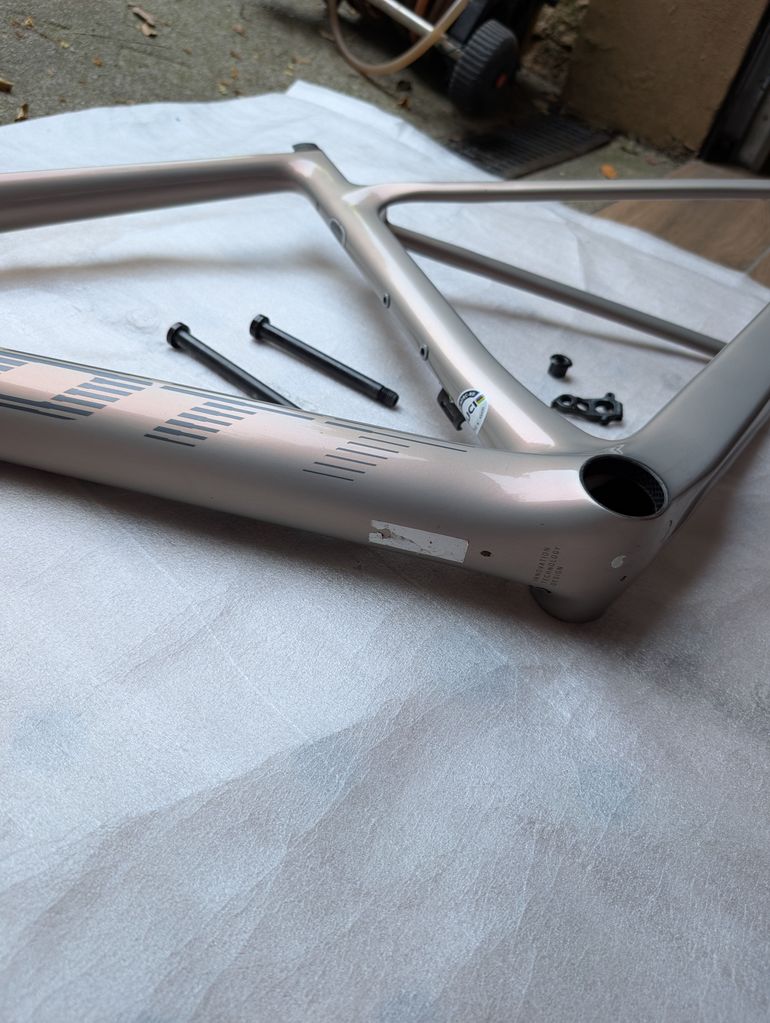 Used Scott Addict RC 10 2022 Frameset 2022 Road & Gravel — image 5 of 24