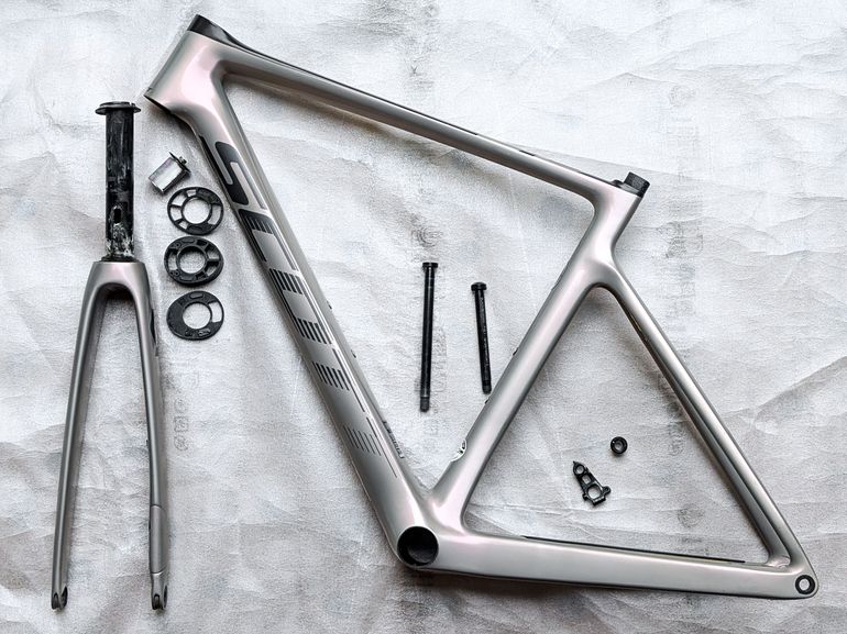 Used Scott Addict RC 10 2022 Frameset 2022 Road & Gravel — image 1 of 24