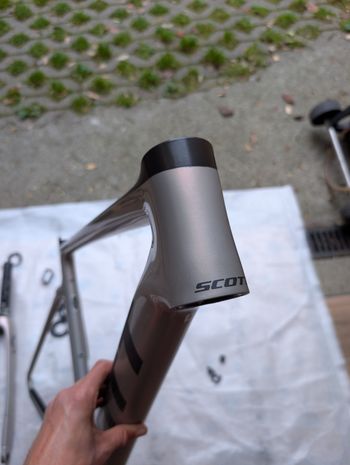 Used Scott Addict RC 10 2022 Frameset 2022 Road & Gravel — image 12 of 24