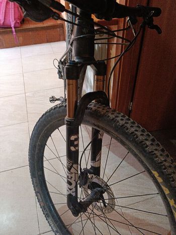 Used Trek Supercaliber 9.8 XT Gen 1 2023 2023 Mountainbike, Black, 29 — image 4 of 5