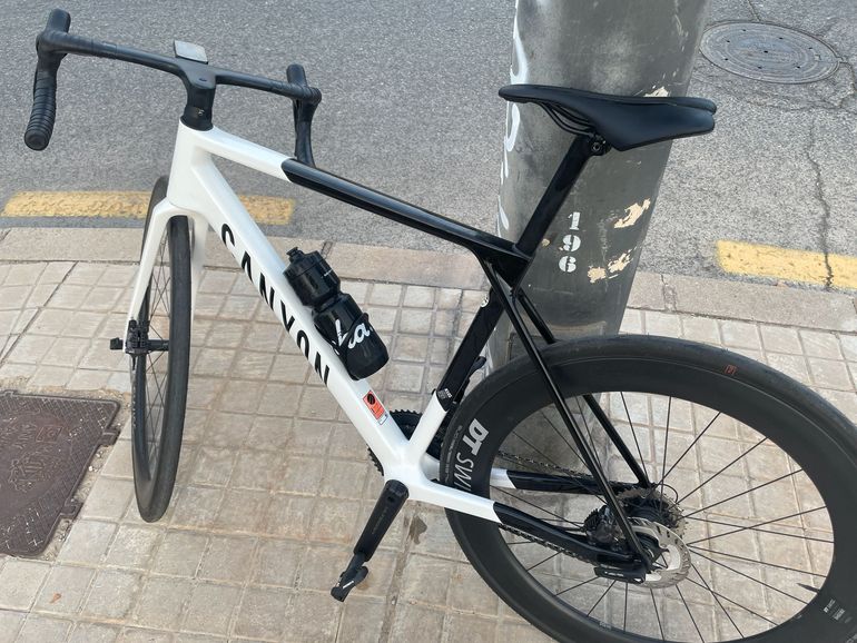 Used Canyon Ultimate CF SL 8 Aero 2024 2024 Road & Gravel, White — image 2 of 3