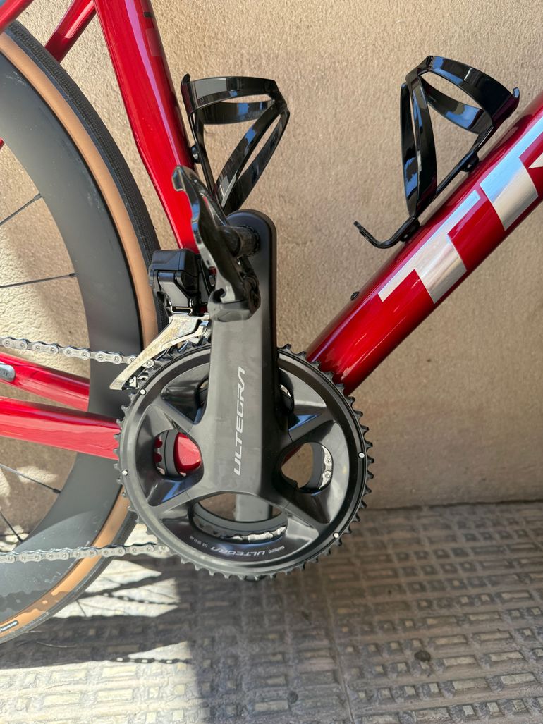 Used TREK MADONE SL 7 M Gloss Fury Red/Matte Deep Smoke GEN 8 Trek Madone SL 7 M Gloss Fury Red/Matte Deep Smoke Gen 8 2026 Road & Gravel, Rot — image 3 of 6