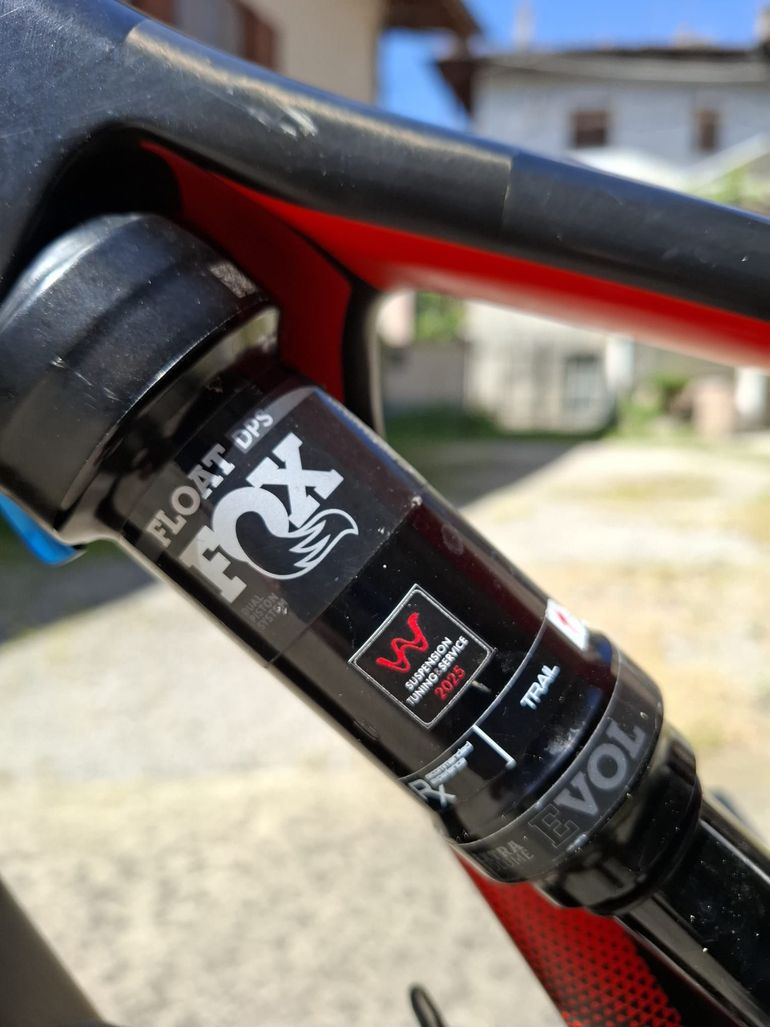 Used Specialized Men's Stumpjumper Comp Carbon 29 - 12-speed 2019 2019 Mountainbike, Black, 29 — image 8 of 13