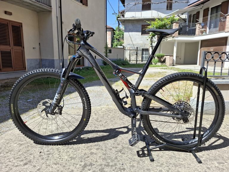 Used Specialized Men's Stumpjumper Comp Carbon 29 - 12-speed 2019 2019 Mountainbike, Black, 29 — image 2 of 13