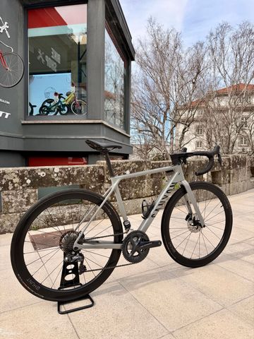Brugt Canyon Ultimate CF SL 8 Disc Di2 2023 2023 Road & Gravel — billede 2 af 3