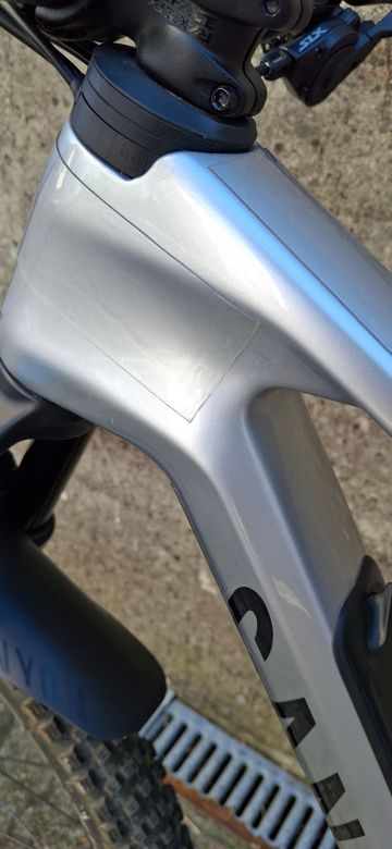 Canyon Lux Trail CF 7 2024 2024 Mountainbike usato, Grigio chiaro — immagine 11 di 18