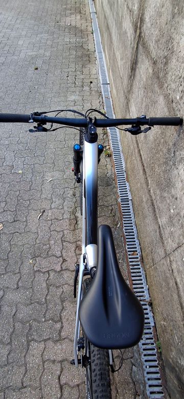 Canyon Lux Trail CF 7 2024 2024 Mountainbike usato, Grigio chiaro — immagine 7 di 18