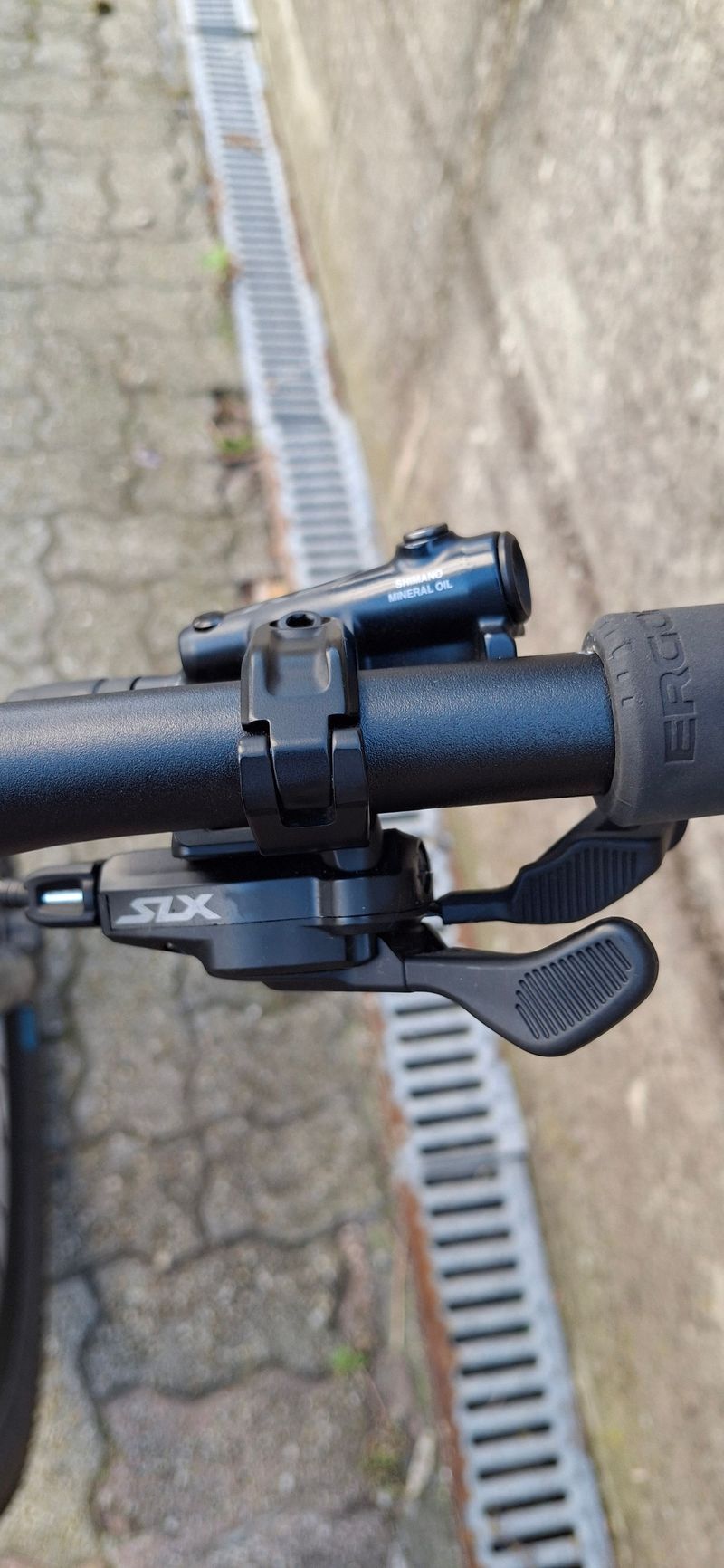 Canyon Lux Trail CF 7 2024 2024 Mountainbike usato, Grigio chiaro — immagine 3 di 18