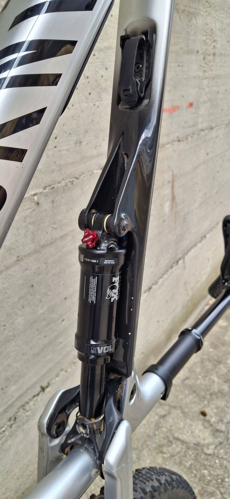 Canyon Lux Trail CF 7 2024 2024 Mountainbike usato, Grigio chiaro — immagine 16 di 18