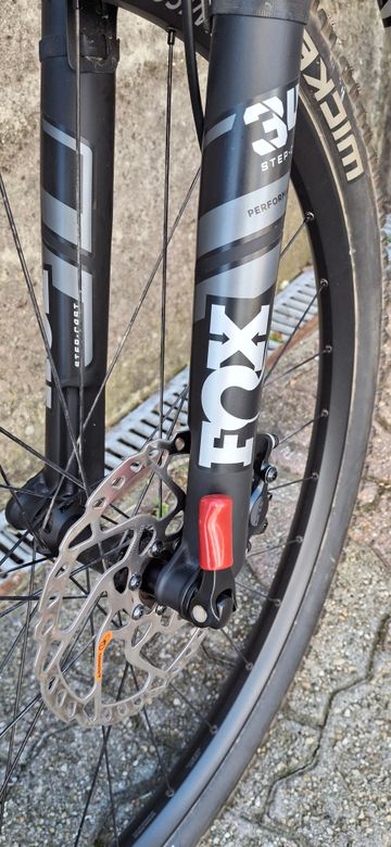 Canyon Lux Trail CF 7 2024 2024 Mountainbike usato, Grigio chiaro — immagine 4 di 18