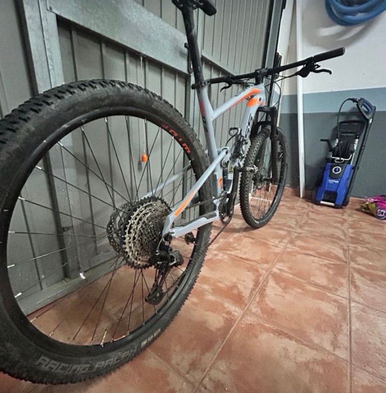 Used Kross SOIL 2.0 2020 2020 Mountainbike, Light Gray, 29 — image 3 of 9