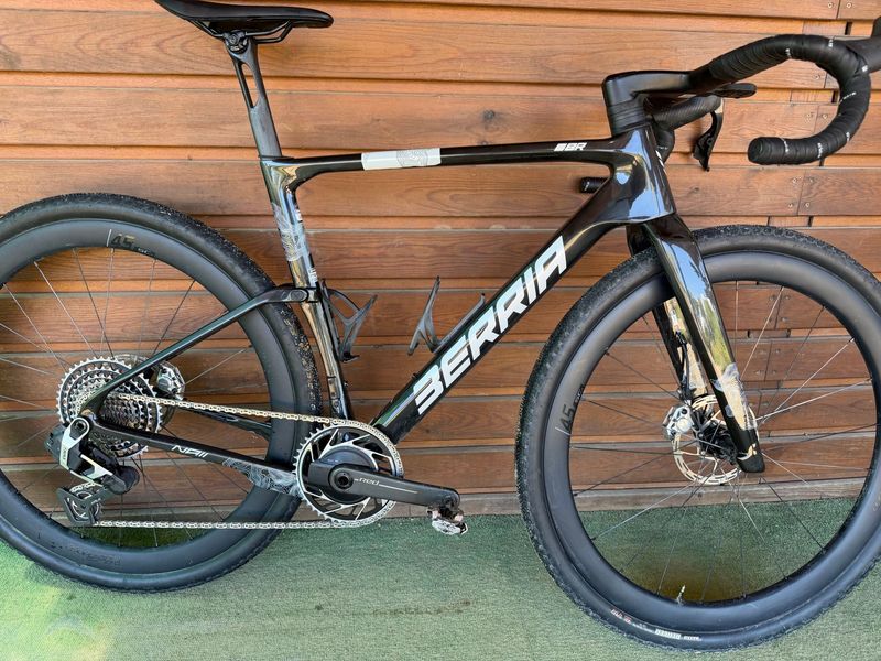 Berria NAII BR RED XPLR AXS PWM 2025 2025 Road & Gravel usato