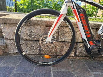 Used Giant Road e+ Shimano Tiagra 2017 Road & Gravel, White — image 9 of 12