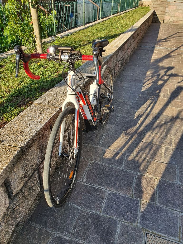 Used Giant Road e+ Shimano Tiagra 2017 Road & Gravel, White — image 10 of 12