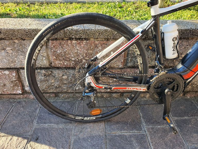 Used Giant Road e+ Shimano Tiagra 2017 Road & Gravel, White — image 3 of 12