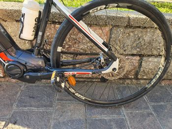 Used Giant Road e+ Shimano Tiagra 2017 Road & Gravel, White — image 8 of 12