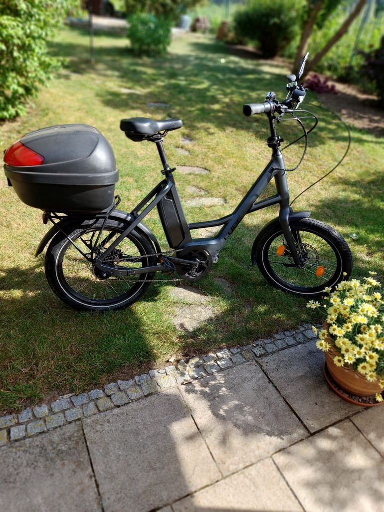 Used CUBE 20" Compact Hybrid 2020 2020 Urban, Black — image 2 of 4