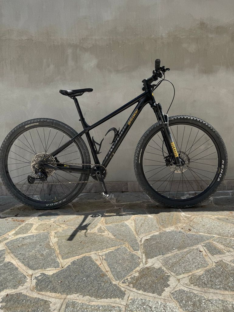 Used Bergamont Revox 7 2021 2021 Mountainbike, Black, 29 — image 1 of 7
