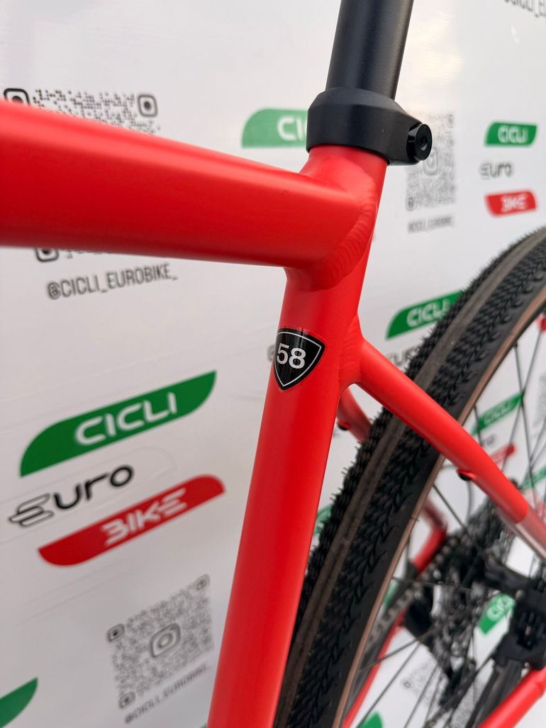 Used Specialized Diverge Comp E5 2025 2025 Road & Gravel, Red — image 6 of 9