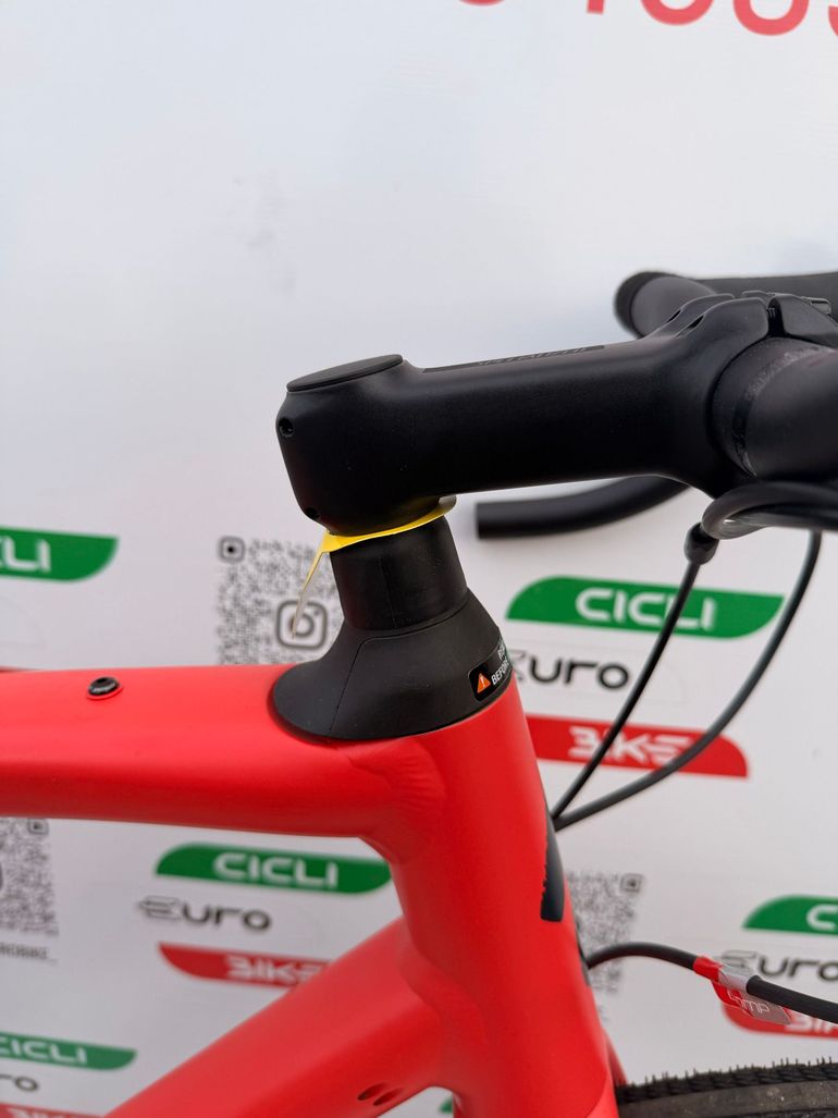 Used Specialized Diverge Comp E5 2025 2025 Road & Gravel, Red — image 4 of 9