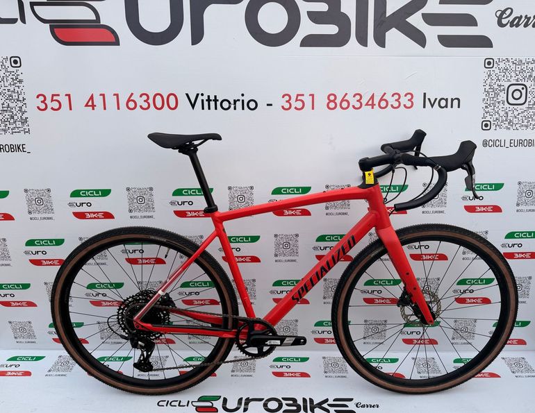 Used Specialized Diverge Comp E5 2025 2025 Road & Gravel, Red — image 1 of 9