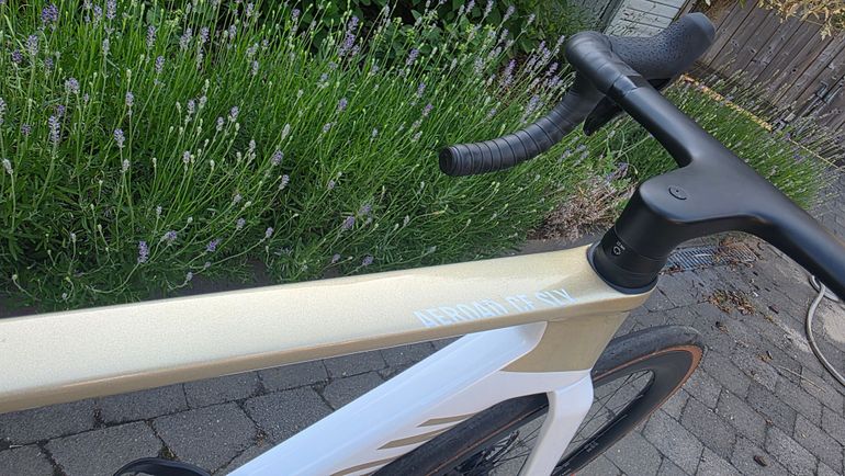 Used Canyon Aeroad CF SLX 7 AXS NSW 2026 2026 Road & Gravel, Blanco — image 9 of 17
