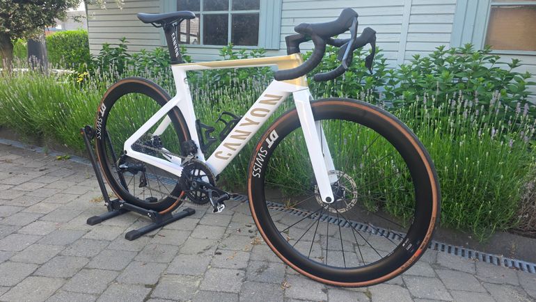 Used Canyon Aeroad CF SLX 7 AXS NSW 2026 2026 Road & Gravel, Blanco — image 1 of 17