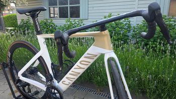 Used Canyon Aeroad CF SLX 7 AXS NSW 2026 2026 Road & Gravel, Blanco — image 12 of 17