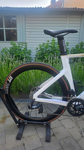 Used Canyon Aeroad CF SLX 7 AXS NSW 2026 2026 Road & Gravel, Blanco — image 6 of 17