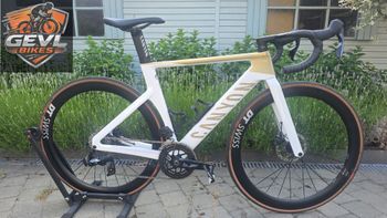 Used Canyon Aeroad CF SLX 7 AXS NSW 2026 2026 Road & Gravel, Blanco — image 2 of 17