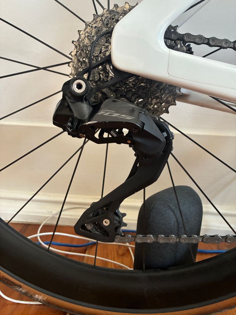 Used Canyon Aeroad CF SLX 7 Di2 2025 2025 Road & Gravel, White — image 12 of 18