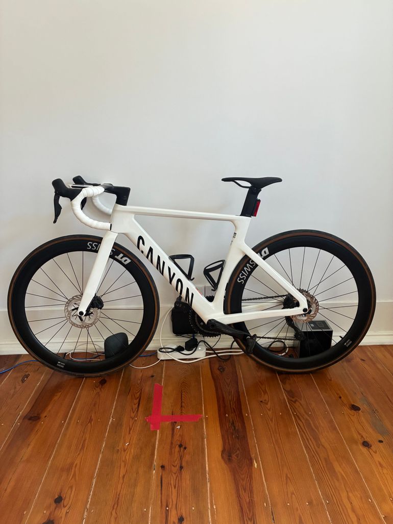 Used Canyon Aeroad CF SLX 7 Di2 2025 2025 Road & Gravel, White — image 1 of 18