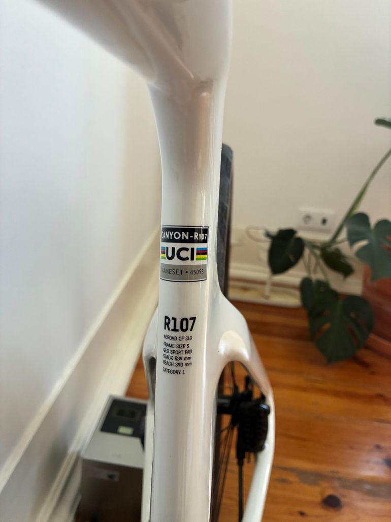 Used Canyon Aeroad CF SLX 7 Di2 2025 2025 Road & Gravel, White — image 4 of 18
