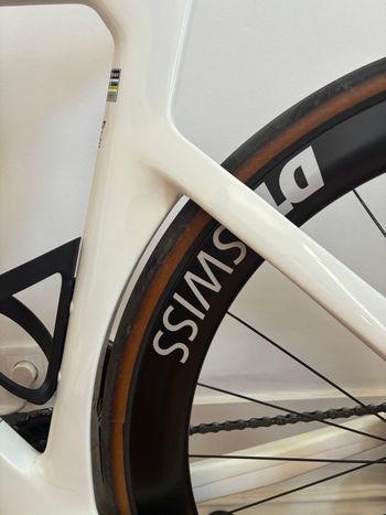 Used Canyon Aeroad CF SLX 7 Di2 2025 2025 Road & Gravel, White — image 2 of 18