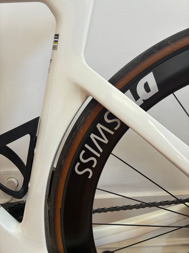Used Canyon Aeroad CF SLX 7 Di2 2025 2025 Road & Gravel, White — image 2 of 18