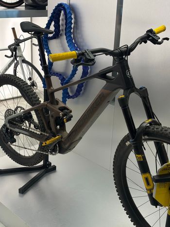 Used Mondraker DUNE RR 2025 2025 Mountainbike, Black, 29, 27.5 — image 2 of 5