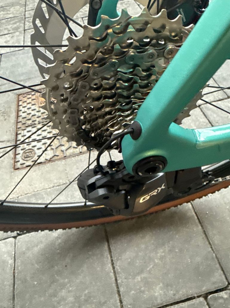 Used Bianchi Impulso RC GRX 825 DI2 2025 2025 Road & Gravel, Green — image 3 of 4