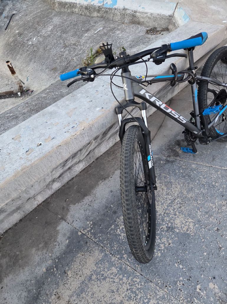 Used Kross HEXAGON 3.0 2022 2022 Mountainbike, Light Gray, 26, 27.5 — image 4 of 5