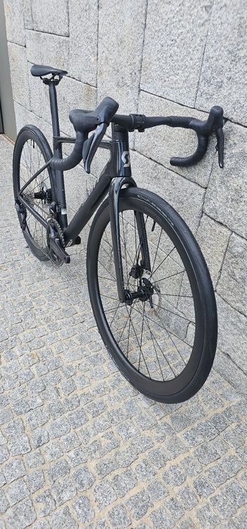 Used Scott Addict RC 20 2025 2025 Road & Gravel, Black — image 4 of 11