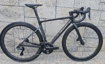 Used Scott Addict RC 20 2025 2025 Road & Gravel