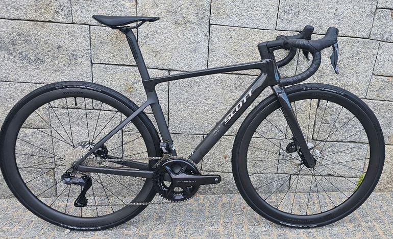 Used Scott Addict RC 20 2025 2025 Road & Gravel, Black — image 1 of 11