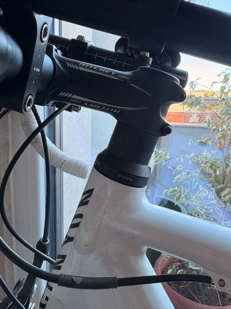 Used Canyon Ultimate Shimano Ultegra 2009 Road & Gravel, Blanco — image 6 of 7