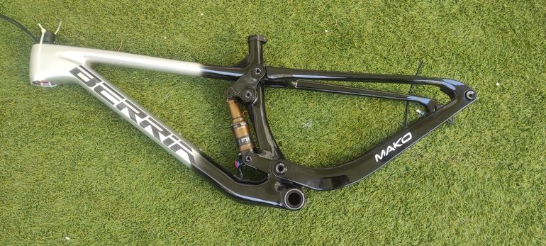 Used Berria MAKo 7 2023 Frameset 2023 Mountainbike, Black, 29 — image 2 of 8