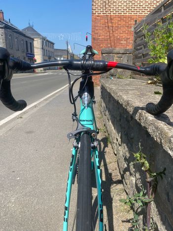 Used Bianchi Oltre XR4 Ultegra Di2 2020 2020 Road & Gravel, Blue — image 8 of 12