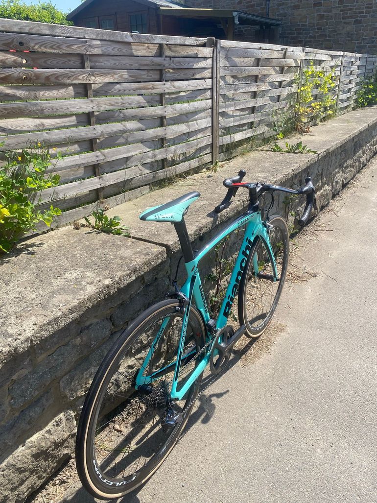 Used Bianchi Oltre XR4 Ultegra Di2 2020 2020 Road & Gravel, Blue — image 2 of 12