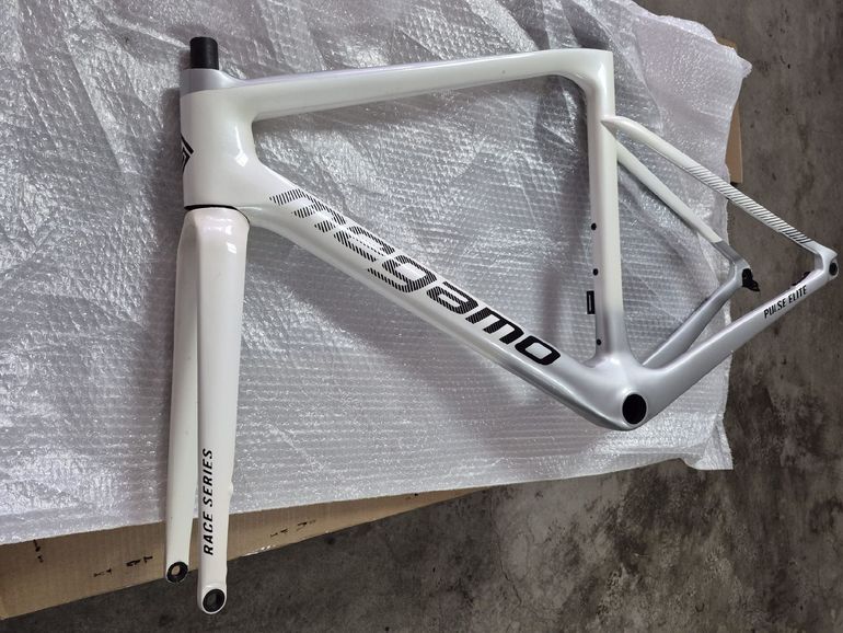 Used megamo pulse elite Megamo pulse elite Custom Frameset 2024 Road & Gravel, White — image 1 of 7