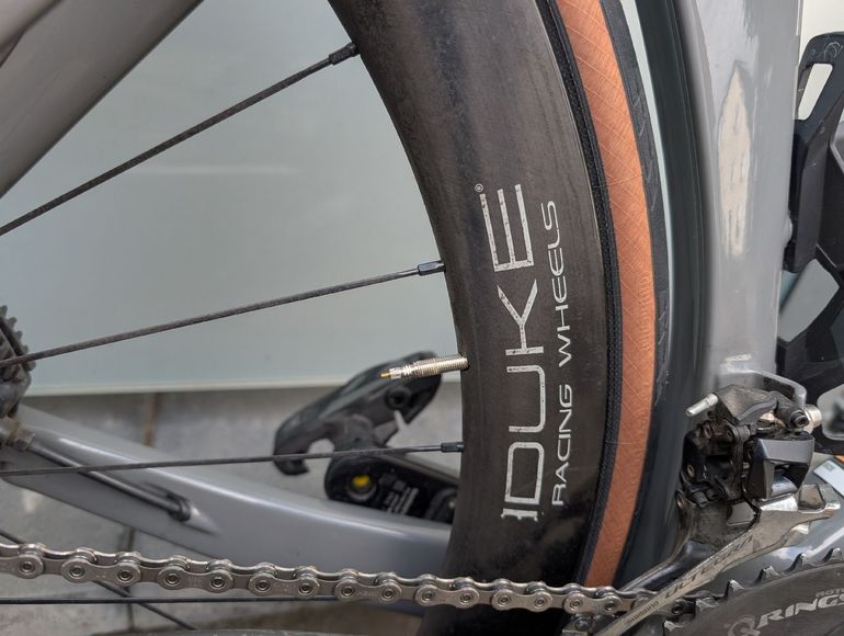 Použité Canyon Aeroad CF SL 8 2023 2023 Road & Gravel — obrázek 16 z 17