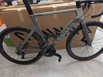 Tweedehands Canyon Aeroad CF SL 8 2023 2023 Road & Gravel — afbeelding 13 van 17
