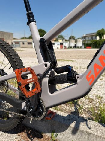 Used Santa Cruz NOMAD S / Carbon C 2023 2023 Mountainbike, Light Gray, 29, 27.5 — image 3 of 6