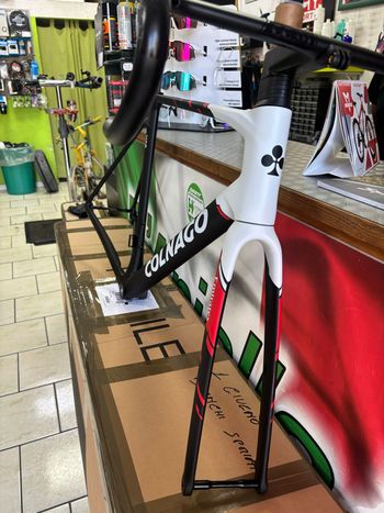 Used Colnago V5Rs Shimano Ultegra Di2 2025 Frameset 2025 Road & Gravel, Black — image 9 of 16